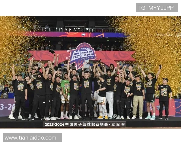 辽宁本钢备战新赛季,雄心勃勃向冠军发起挑战 辽宁本钢备战新赛季,雄心勃勃向冠军发起挑战