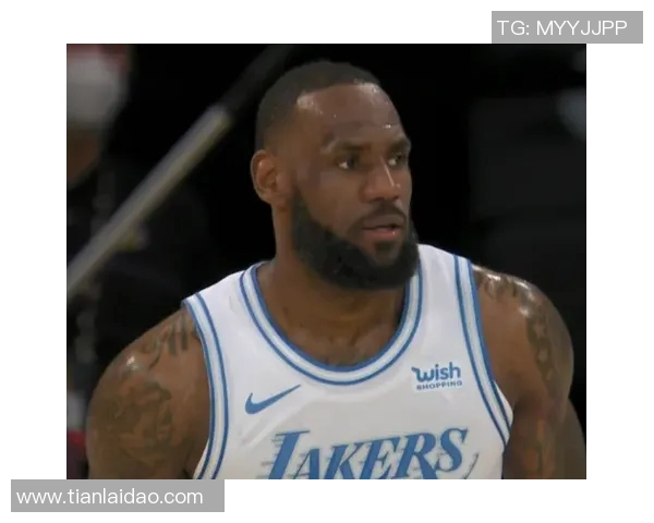 湖人队发挥失常,遭遇三连败——从巅峰到低谷的困境 湖人队发挥失常,遭遇三连败——从巅峰到低谷的困境